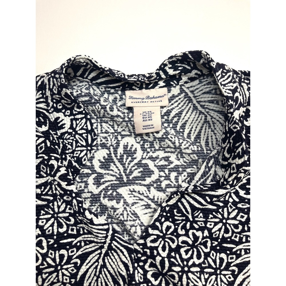 Tommy‎ Bahama Everyday Active Navy White Floral Sleeveless Blouse XS Tropical - Picture 2 of 16